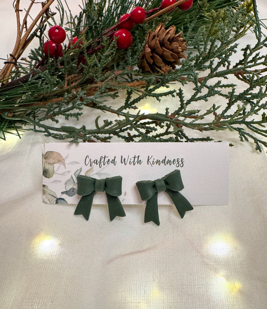 Green bow stud earrings. Green Christmas bow earrings. 